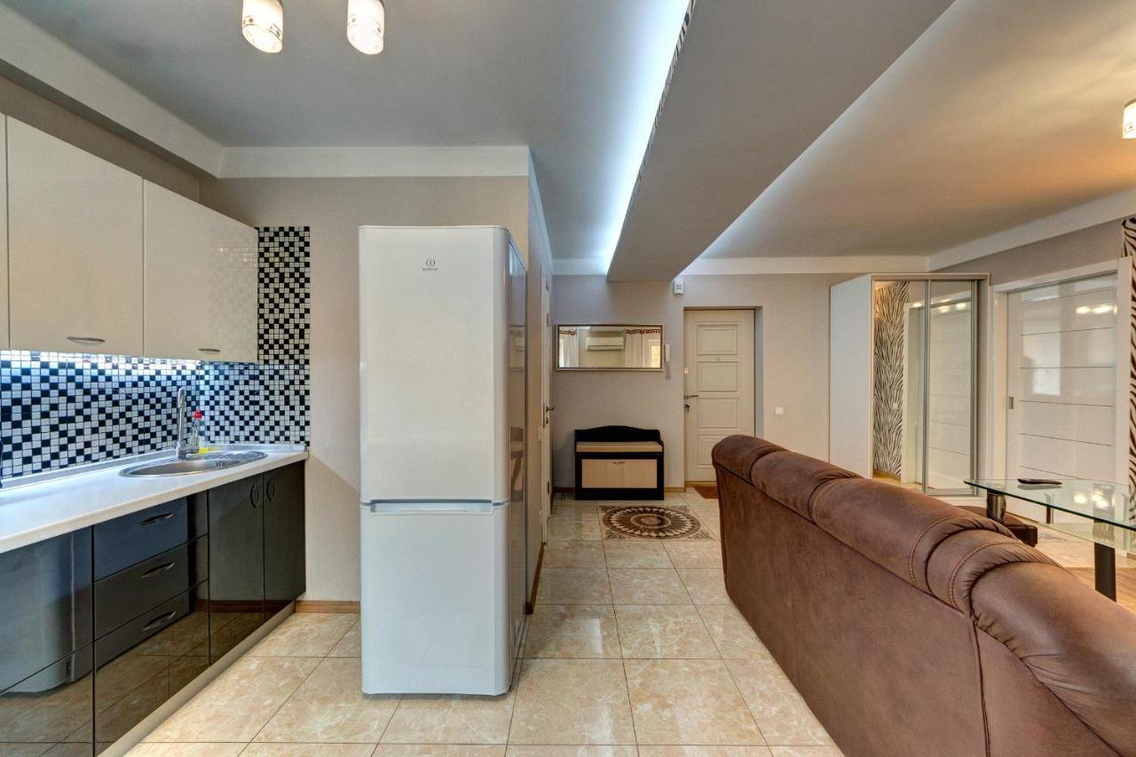 Excellent Apartment Druzhby Narodov Boulevard 3A. Lybedskaya Metro Station Kiew Exterior foto