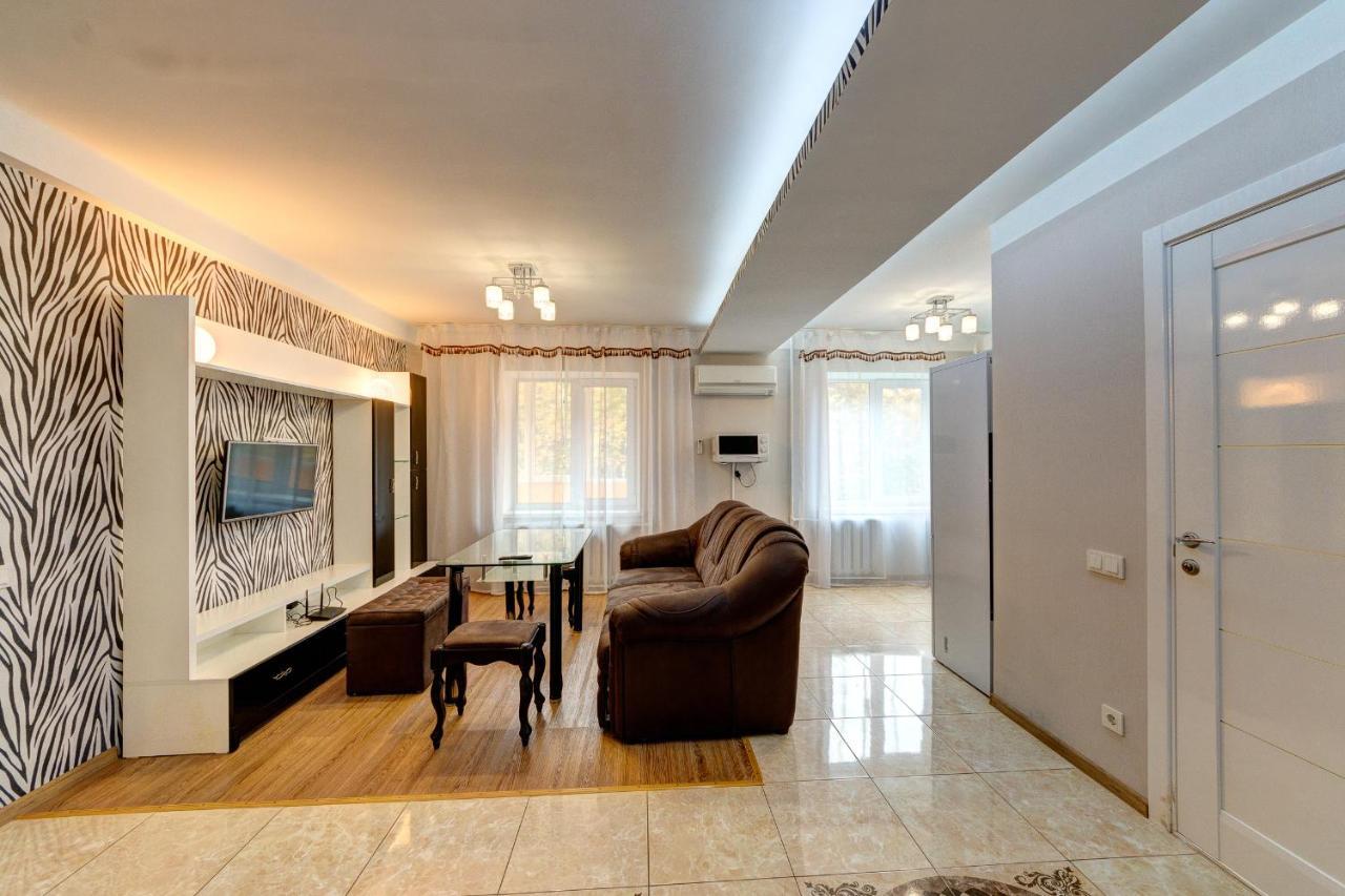 Excellent Apartment Druzhby Narodov Boulevard 3A. Lybedskaya Metro Station Kiew Exterior foto
