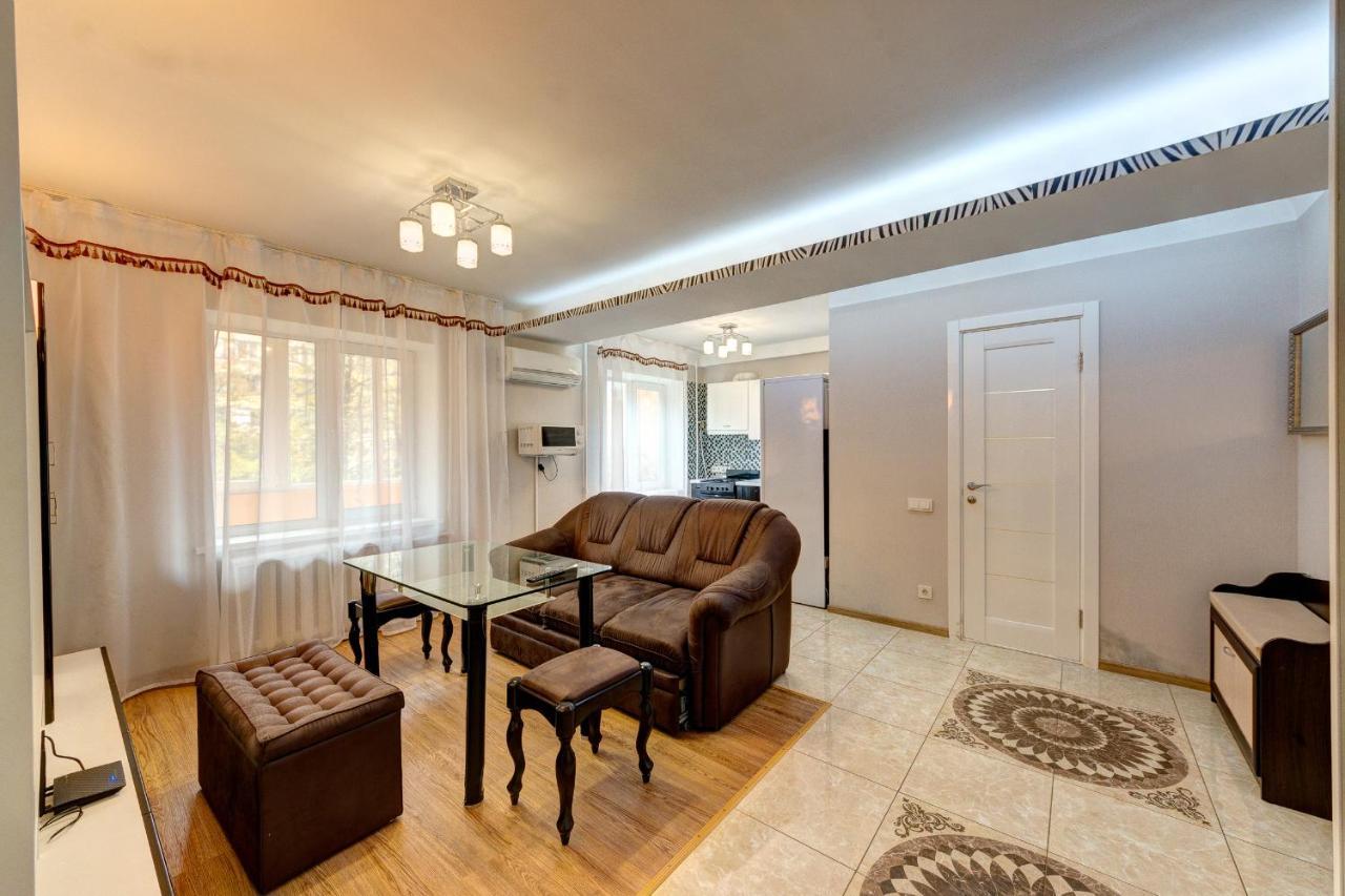 Excellent Apartment Druzhby Narodov Boulevard 3A. Lybedskaya Metro Station Kiew Exterior foto
