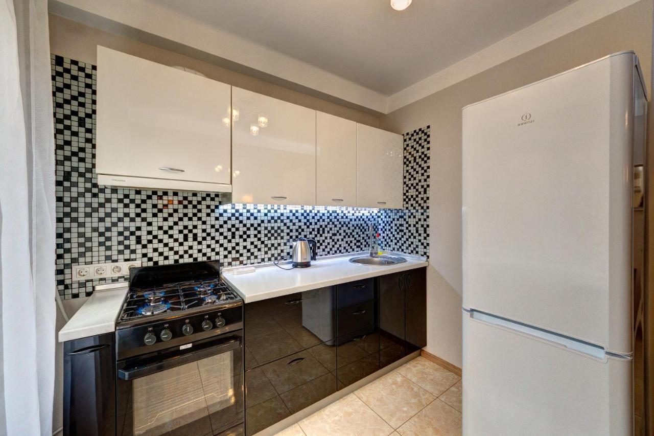 Excellent Apartment Druzhby Narodov Boulevard 3A. Lybedskaya Metro Station Kiew Exterior foto