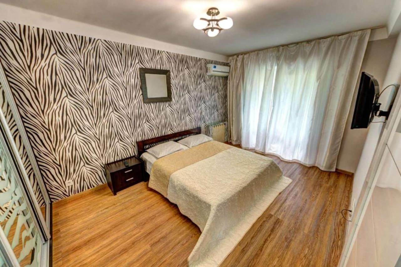 Excellent Apartment Druzhby Narodov Boulevard 3A. Lybedskaya Metro Station Kiew Exterior foto